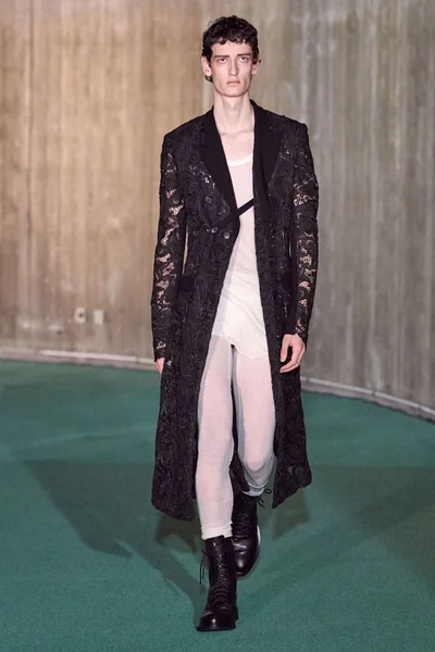 Look 5